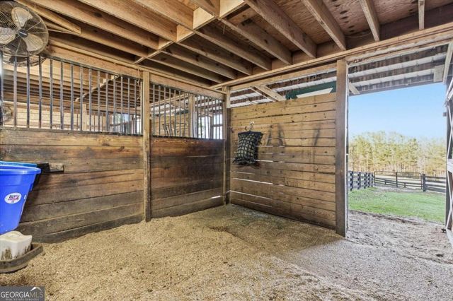 35 Saddleback Farms Drive, Newnan, GA 30263