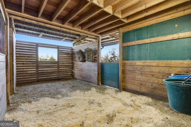 35 Saddleback Farms Drive, Newnan, GA 30263