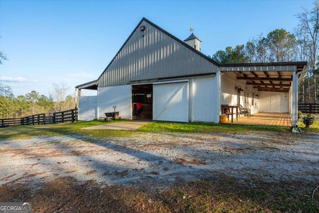 35 Saddleback Farms Drive, Newnan, GA 30263