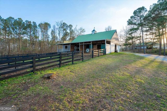 35 Saddleback Farms Drive, Newnan, GA 30263