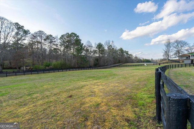 35 Saddleback Farms Drive, Newnan, GA 30263