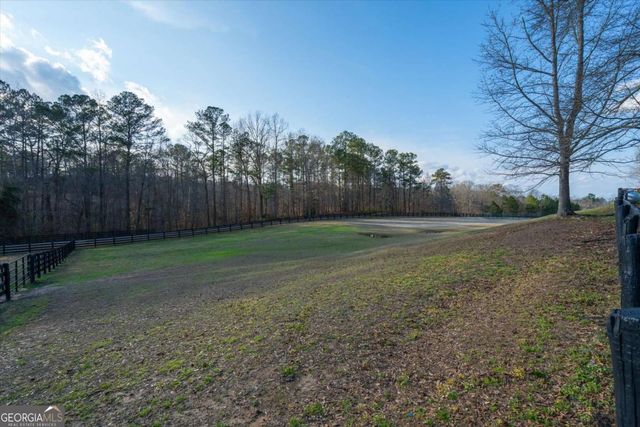 35 Saddleback Farms Drive, Newnan, GA 30263