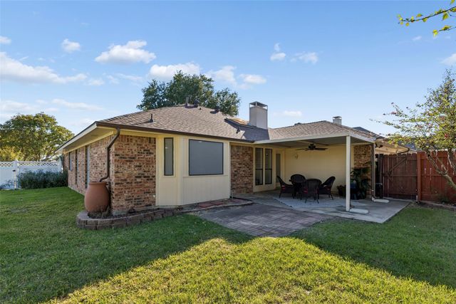 2051 Robin Hill Lane, Carrollton, TX 75007