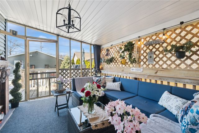 148 17th Avenue SW, Cedar Rapids, IA 52404