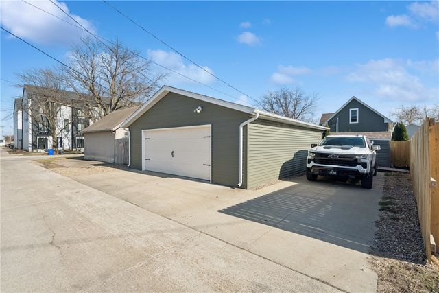 148 17th Avenue SW, Cedar Rapids, IA 52404
