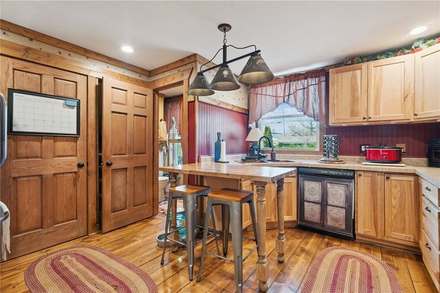 148 17th Avenue SW, Cedar Rapids, IA 52404