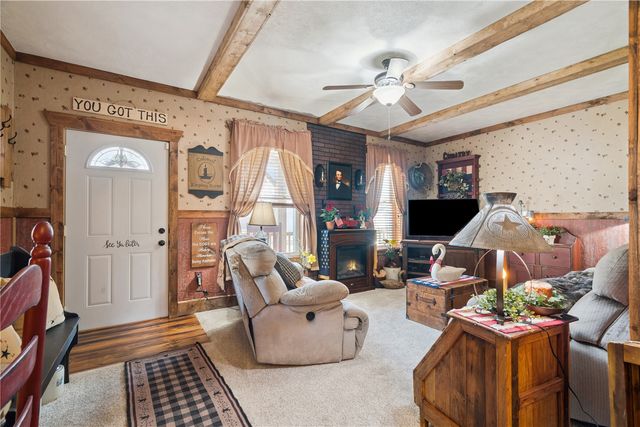 148 17th Avenue SW, Cedar Rapids, IA 52404