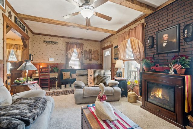 148 17th Avenue SW, Cedar Rapids, IA 52404