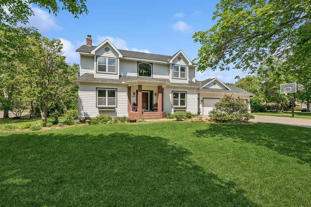 2415 Field Court, Saint Cloud, MN 56301