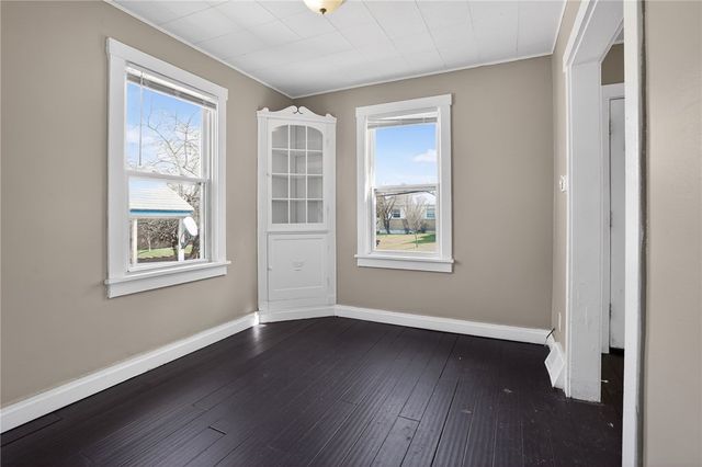 817 Elizabeth St, Wilkins Twp, PA 15221