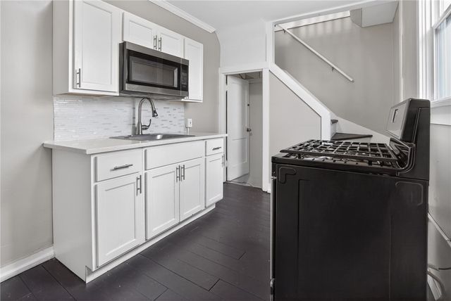 817 Elizabeth St, Wilkins Twp, PA 15221