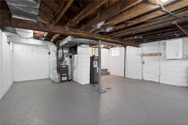 817 Elizabeth St, Wilkins Twp, PA 15221