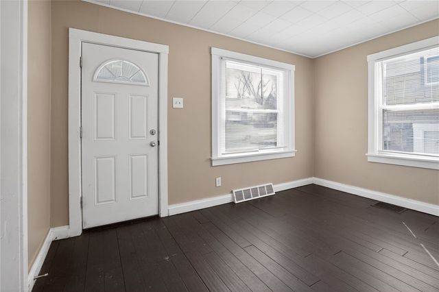 817 Elizabeth St, Wilkins Twp, PA 15221