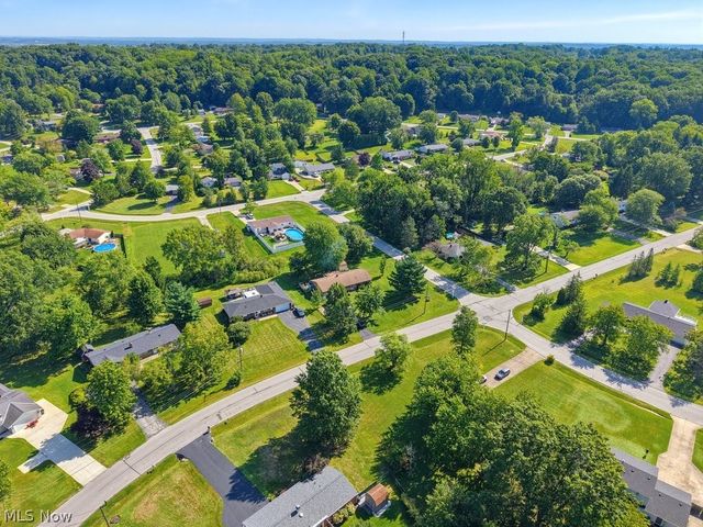 819 Navajo Trail, Macedonia, OH 44056