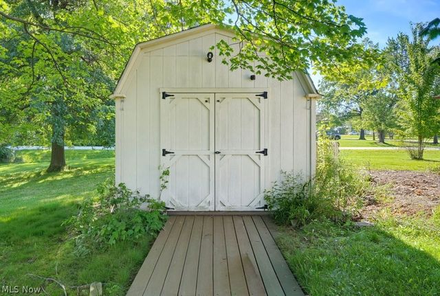 819 Navajo Trail, Macedonia, OH 44056