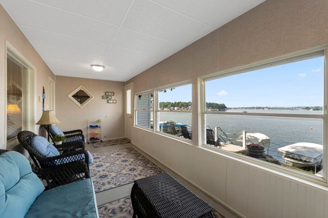 320 Lane 120 Hamilton Lk, Hamilton, IN 46742