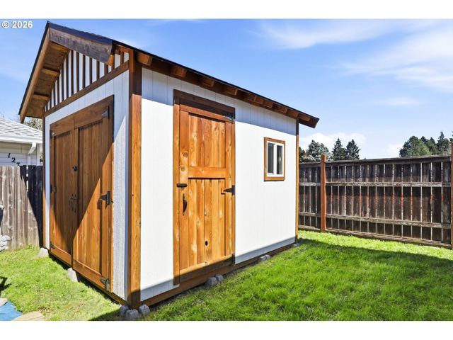 12706 Ne 39TH St, Vancouver, WA 98682