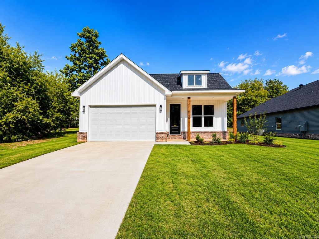 226 S Richards Street, Benton, AR 72015