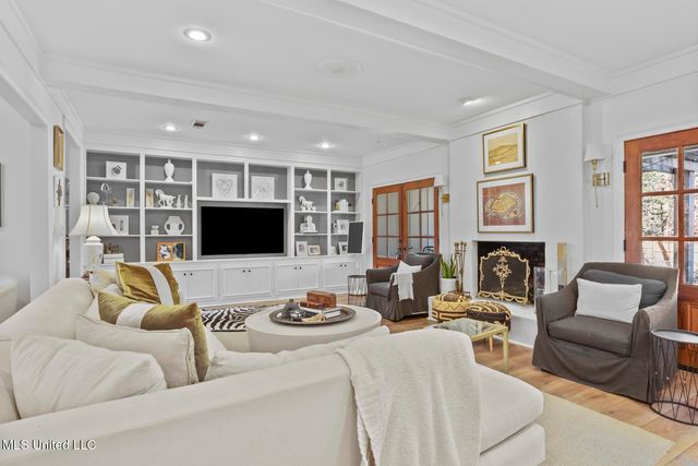 4211 N Honeysuckle Lane, Jackson, MS 39211