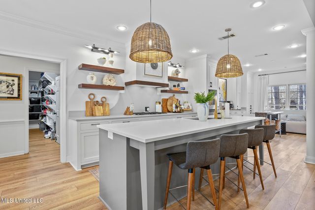 4211 N Honeysuckle Lane, Jackson, MS 39211