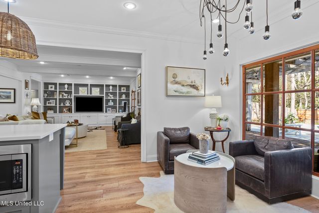 4211 N Honeysuckle Lane, Jackson, MS 39211