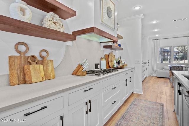 4211 N Honeysuckle Lane, Jackson, MS 39211