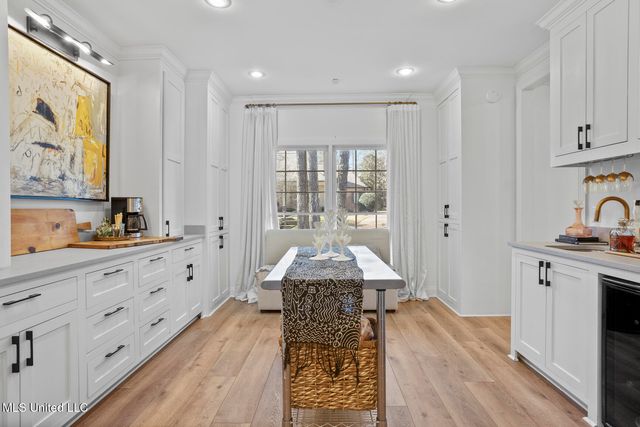 4211 N Honeysuckle Lane, Jackson, MS 39211