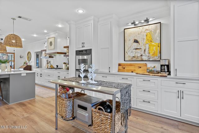 4211 N Honeysuckle Lane, Jackson, MS 39211