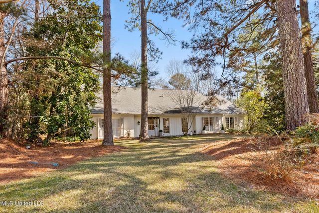 4211 N Honeysuckle Lane, Jackson, MS 39211