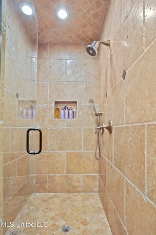 4211 N Honeysuckle Lane, Jackson, MS 39211