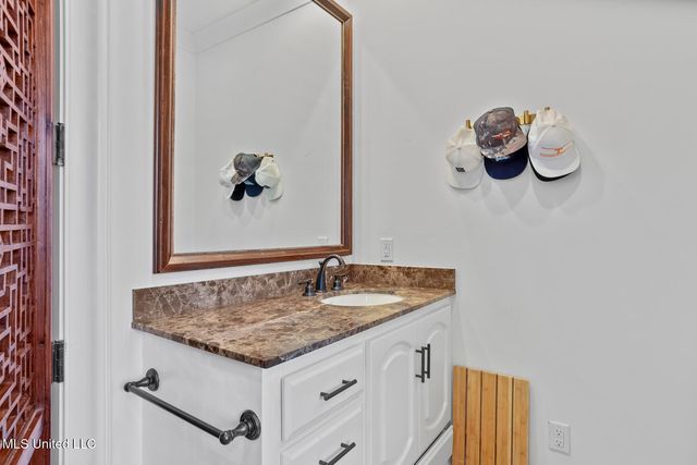 4211 N Honeysuckle Lane, Jackson, MS 39211