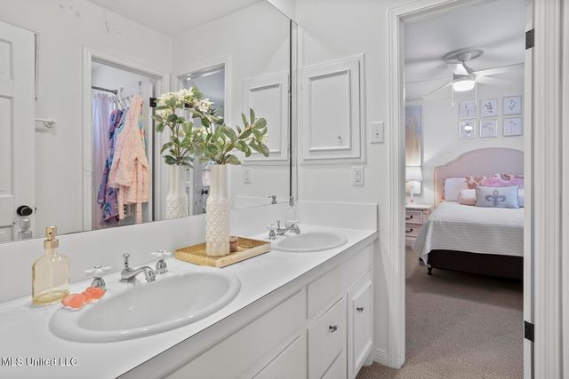 4211 N Honeysuckle Lane, Jackson, MS 39211