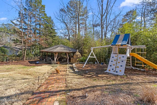 4211 N Honeysuckle Lane, Jackson, MS 39211