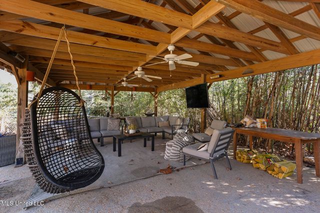 4211 N Honeysuckle Lane, Jackson, MS 39211