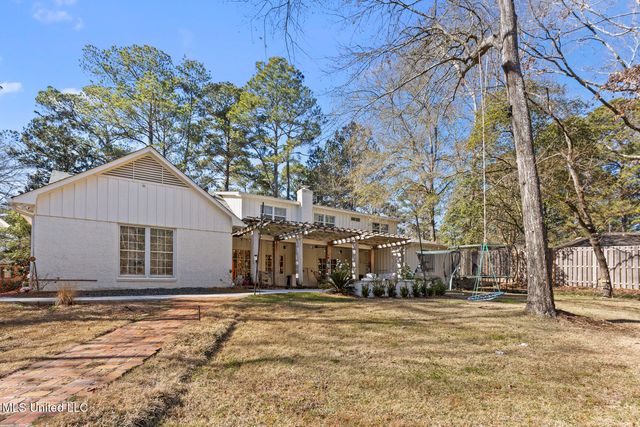 4211 N Honeysuckle Lane, Jackson, MS 39211