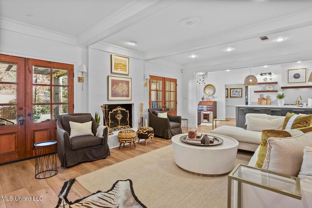 4211 N Honeysuckle Lane, Jackson, MS 39211