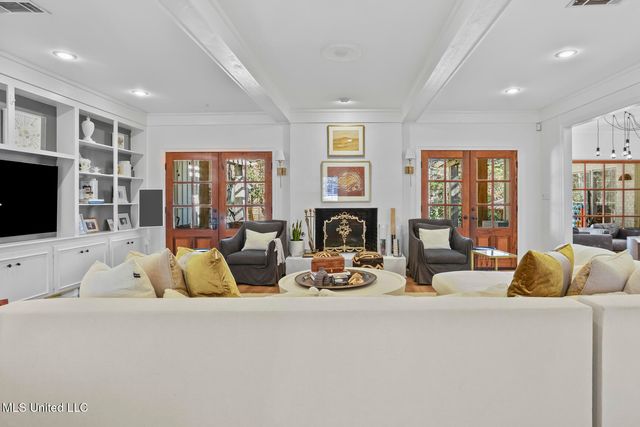 4211 N Honeysuckle Lane, Jackson, MS 39211