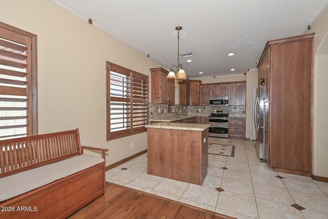 10841 W ANGELS Lane, Peoria, AZ 85373