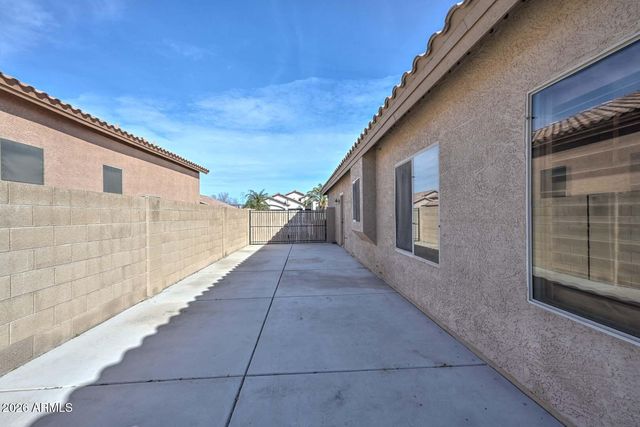 10841 W ANGELS Lane, Peoria, AZ 85373