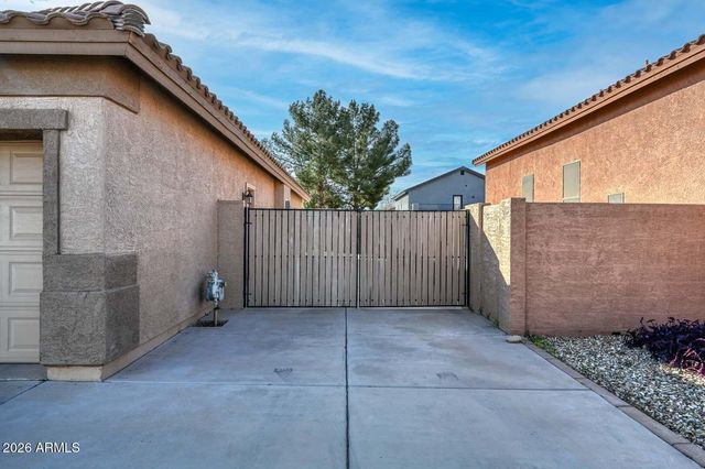10841 W ANGELS Lane, Peoria, AZ 85373