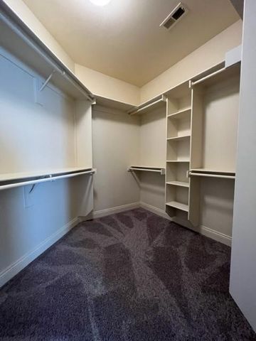 1042 Tarah Knolls Circle, Centerton, AR 72719