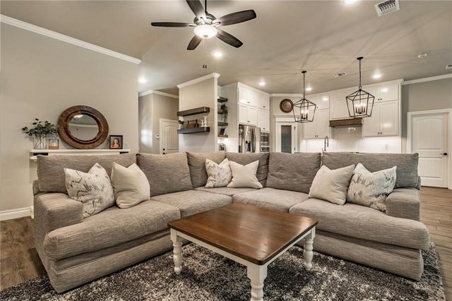 2816 Oak Hill Avenue, Edmond, OK 73034