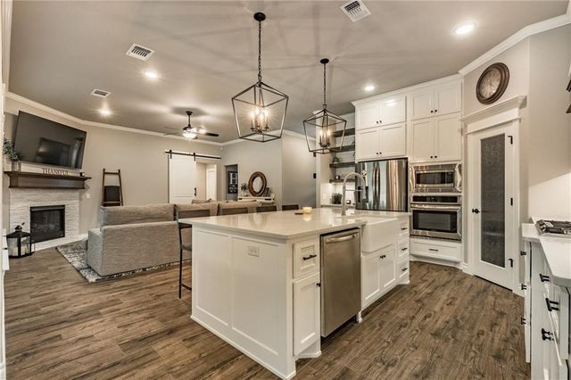 2816 Oak Hill Avenue, Edmond, OK 73034