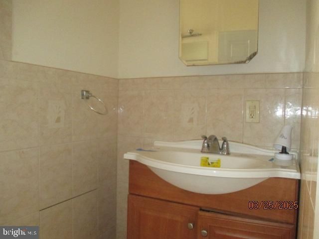 5322 N CARLISLE STREET, Philadelphia, PA 19141