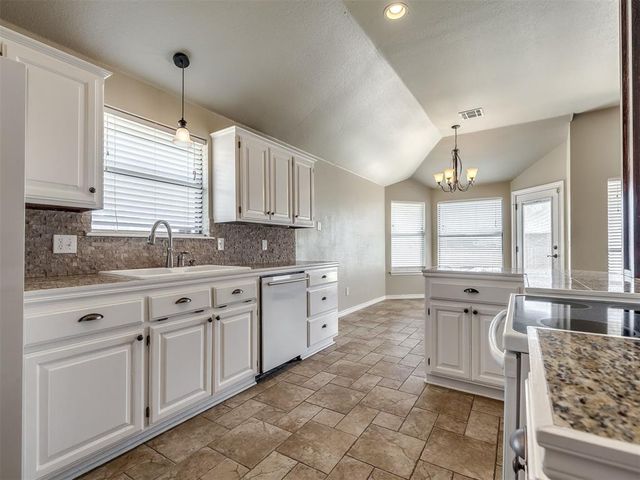 2812 Dalewood Terrace, Norman, OK 73071