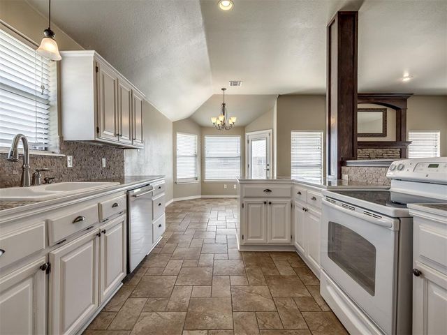 2812 Dalewood Terrace, Norman, OK 73071