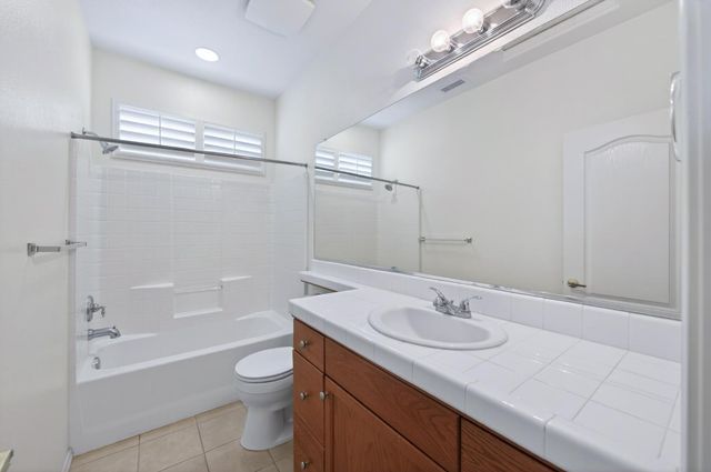 4113 W Cherry Tree Lane, Fresno, CA 93722