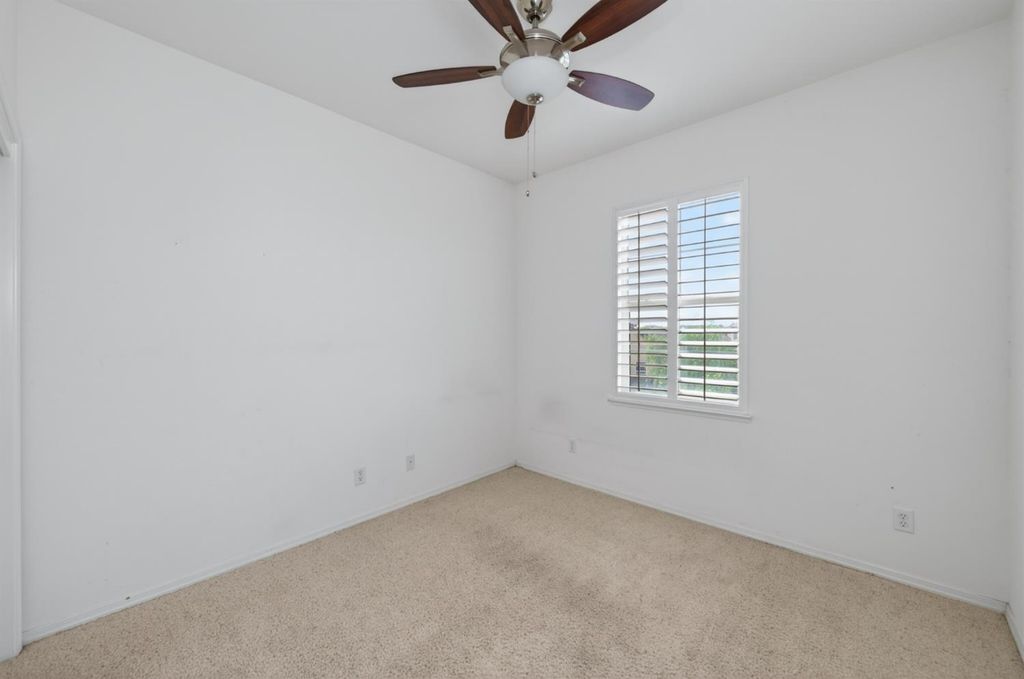 Image 16 of property listing at 4113 W Cherry Tree Lane, Fresno, CA 93722