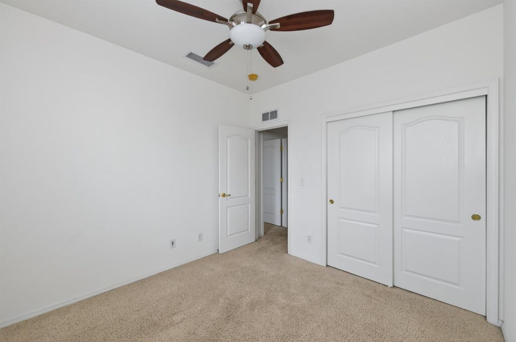 Image 17 of property listing at 4113 W Cherry Tree Lane, Fresno, CA 93722