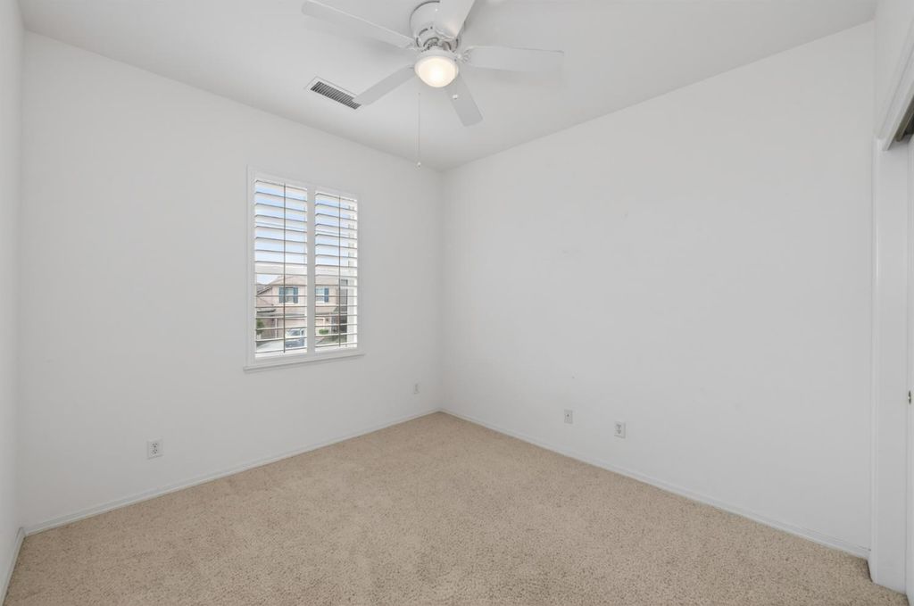 Image 18 of property listing at 4113 W Cherry Tree Lane, Fresno, CA 93722
